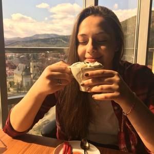 Meet your Posher, Liz